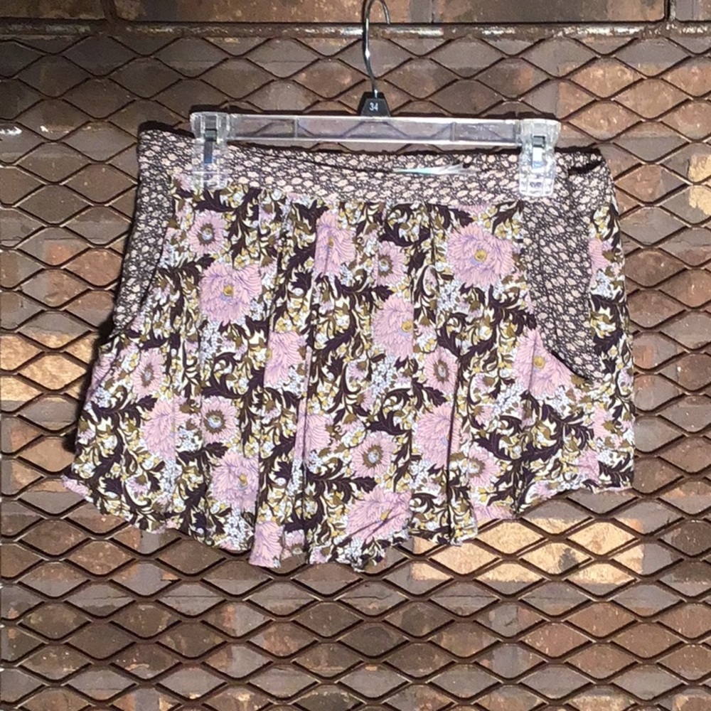 Kimchi Blue short skort floral pattern pockets M